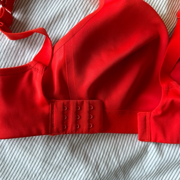 Brooks Convertible Sports Bra - Picture 7 of 9